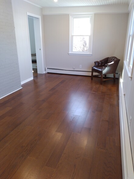 327 Irving Ave, Port Chester, NY for lease - Interior Photo - Image 3 of 6