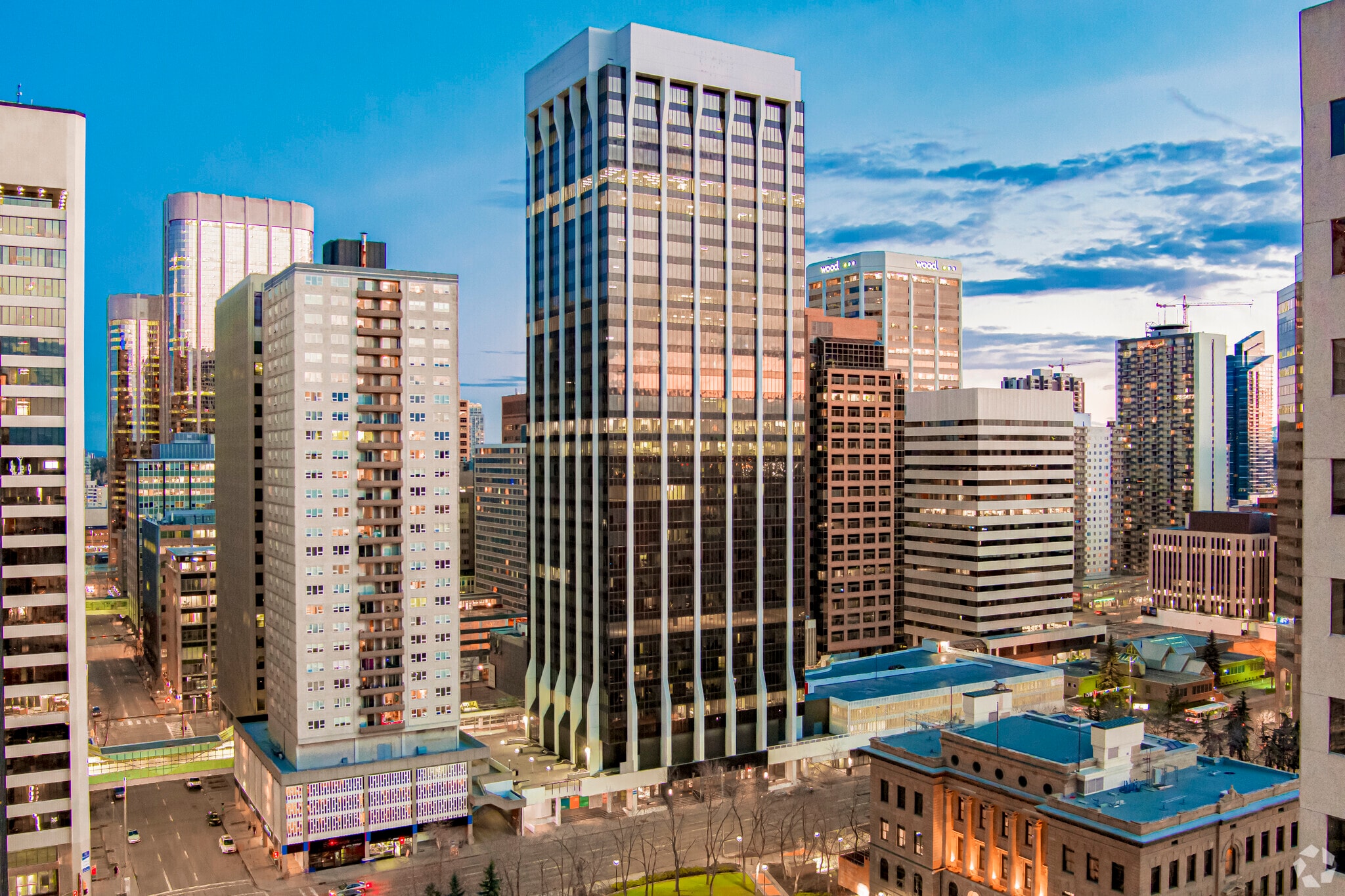 715 5 Ave SW, Calgary, AB for lease Building Photo- Image 1 of 17
