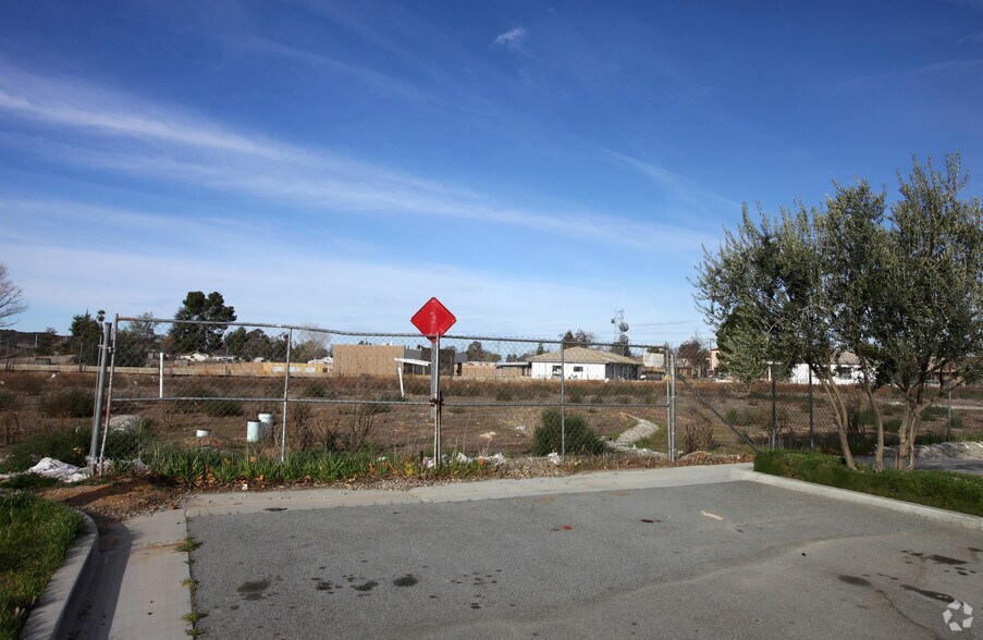 73 Beaumont Ave, Beaumont, CA for sale - Building Photo - Image 1 of 1