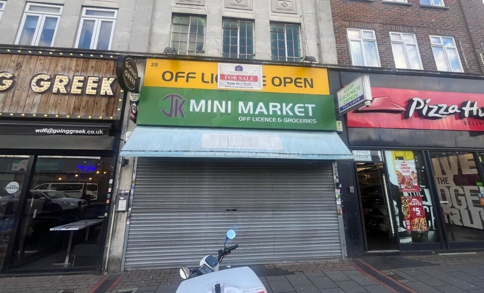 28 Shenley Rd, Borehamwood for sale - Building Photo - Image 2 of 17