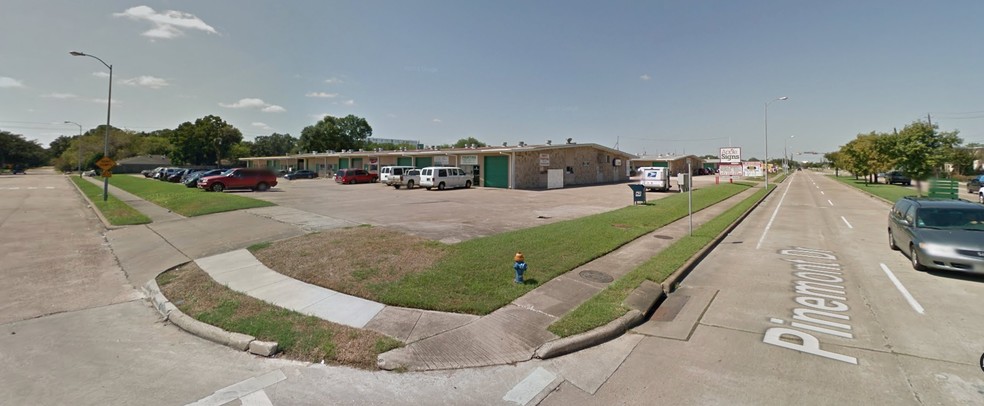 6101 Pinemont Dr, Houston, TX for lease - Building Photo - Image 2 of 6