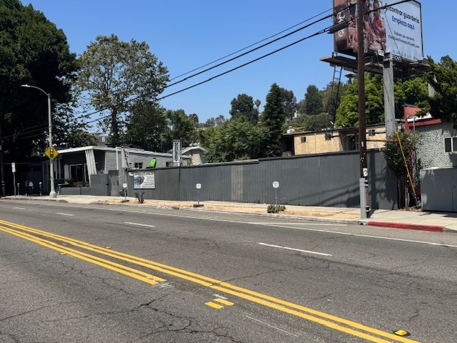 2340 Hyperion Ave, Los Angeles, CA for sale - Building Photo - Image 3 of 5