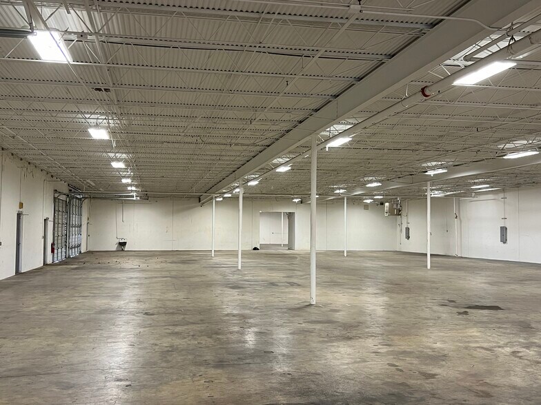 4219 Charter Ave, Oklahoma City, OK for lease - Interior Photo - Image 3 of 16