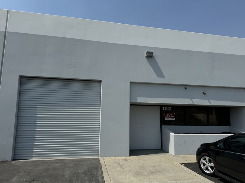 1202-1228 W Merrill Ave, Rialto, CA for lease - Building Photo - Image 3 of 6