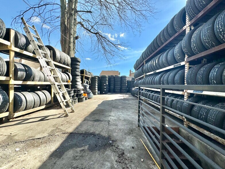 13210 111th Ave, South Ozone Park, NY for sale - Building Photo - Image 3 of 8