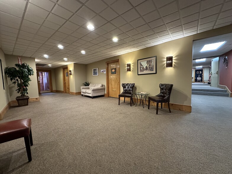 12 1/2 Wall St, Asheville, NC for lease - Lobby - Image 3 of 5