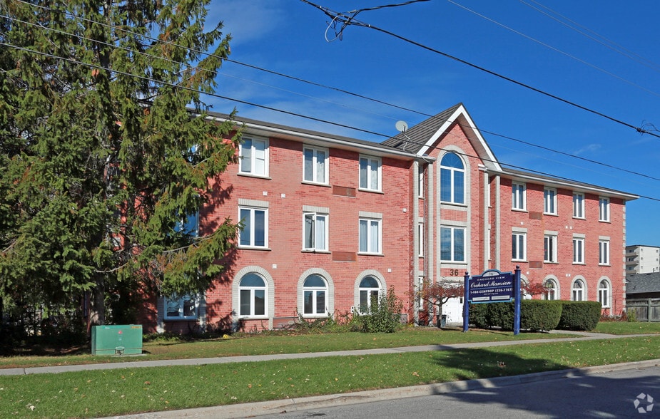 36 Orchard View Blvd, Oshawa, ON for sale - Building Photo - Image 2 of 12