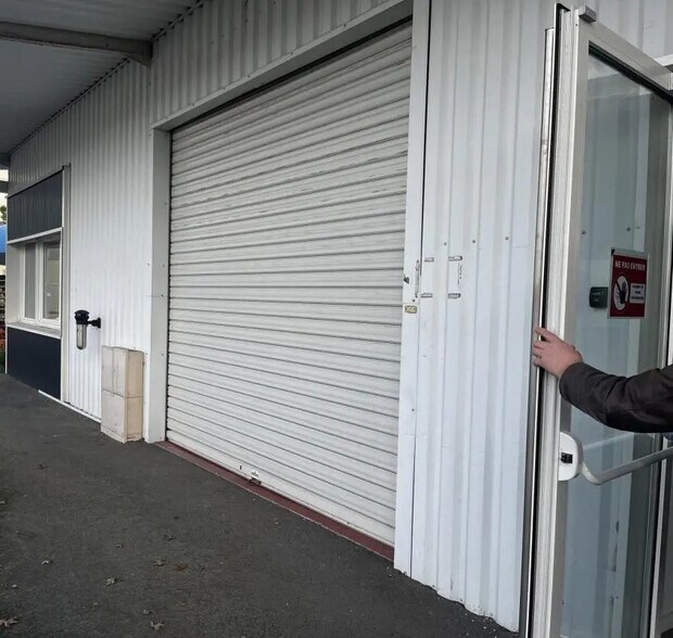 Flex in Martillac for lease - Building Photo - Image 2 of 8