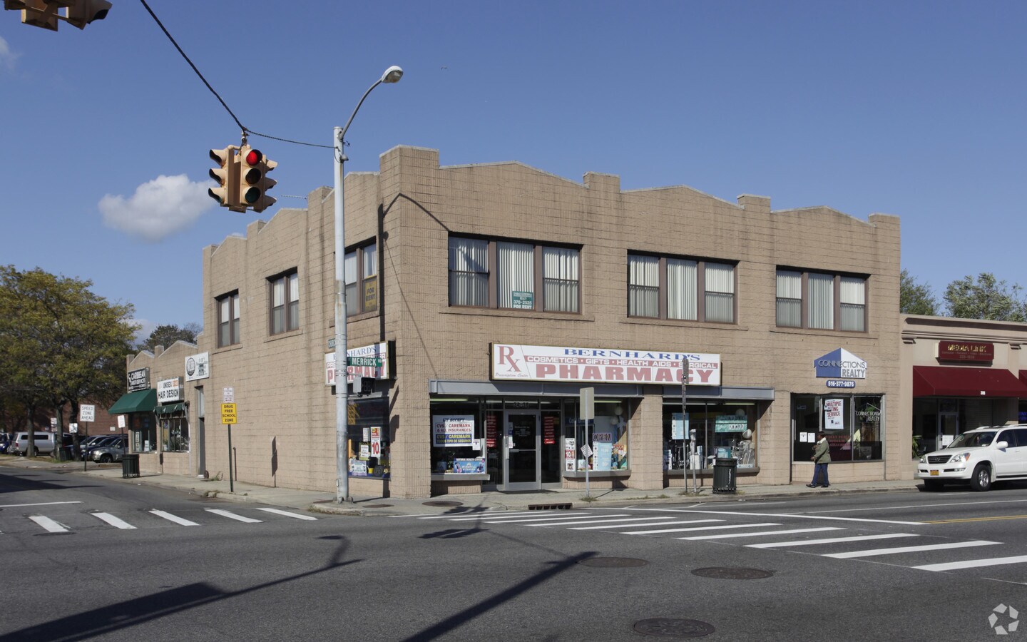 3245 W Merrick Rd, Freeport, NY 11520