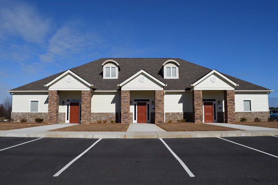 106 Byrd Way, Warner Robins, GA for sale Primary Photo- Image 1 of 1