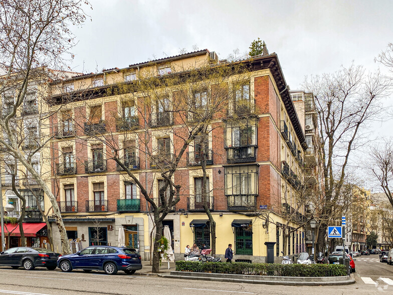 Multifamily in Madrid, MAD for sale - Building Photo - Image 2 of 2