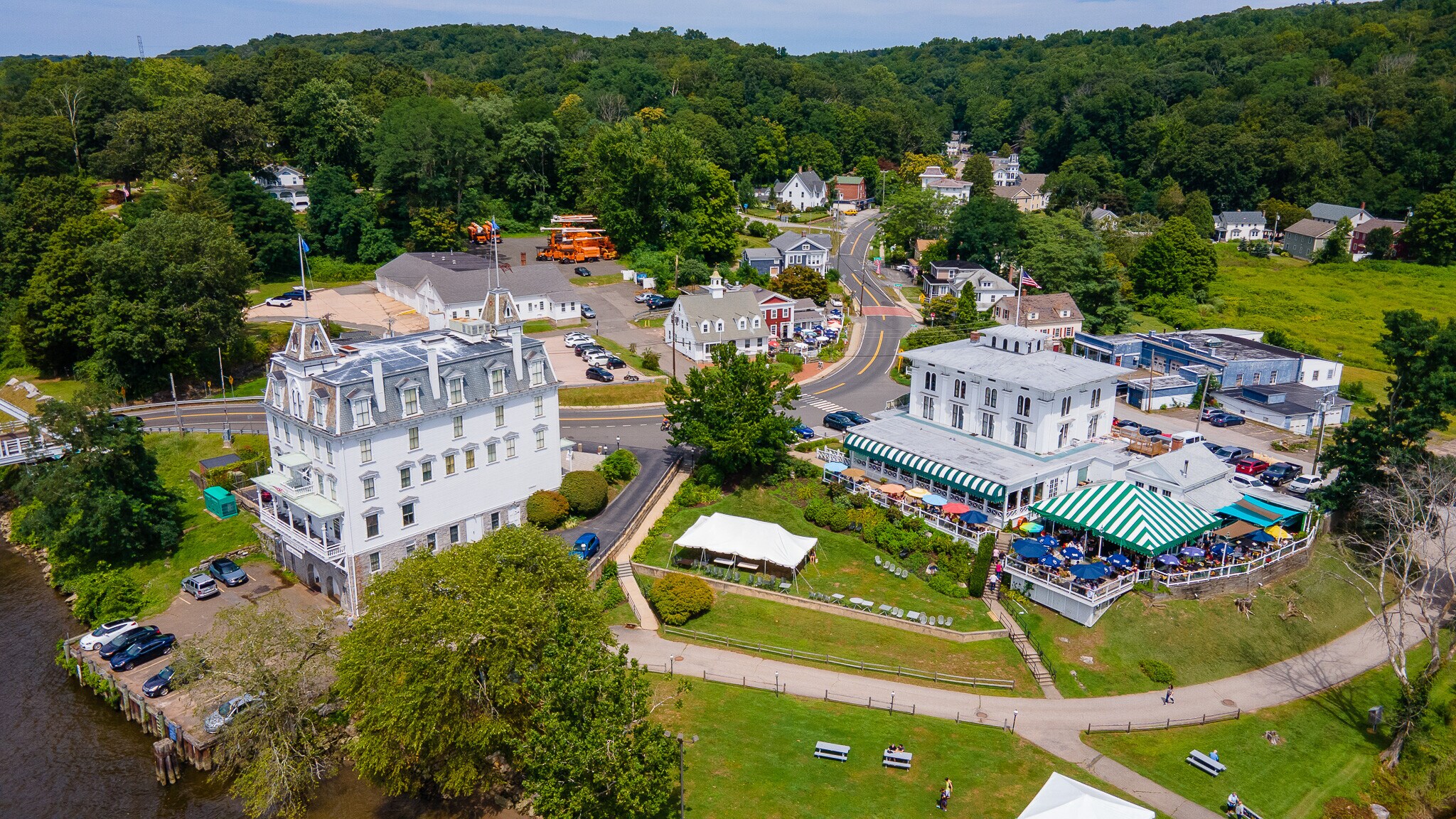 11 Main St, East Haddam, CT 06423 La Vita Restaurant