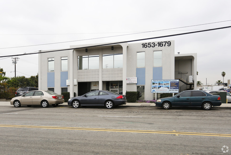 1653-1679 E 28th St, Signal Hill, CA for lease - Building Photo - Image 3 of 5