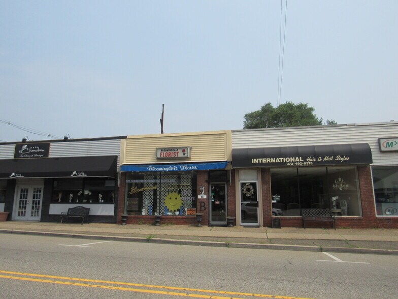 58 Main St, Bloomingdale, NJ 07403