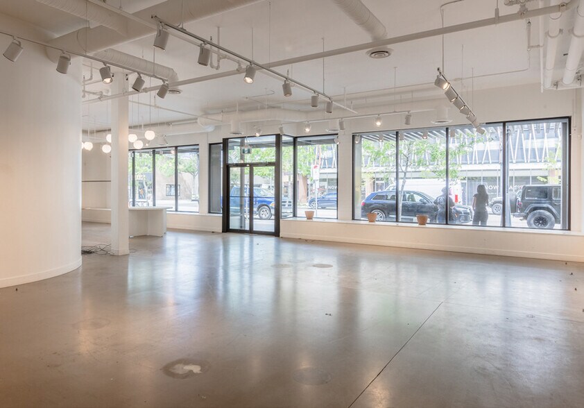 565 Bernard Ave, Kelowna, BC for lease - Interior Photo - Image 2 of 4