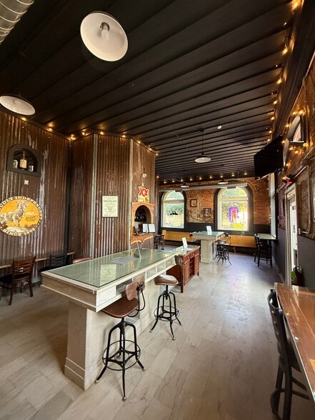 200 W Main St, Marietta, OK for sale - Building Photo - Image 2 of 42