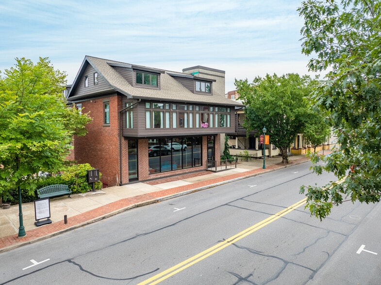 111-113 N Market St, Selinsgrove, PA for lease - Building Photo - Image 2 of 11