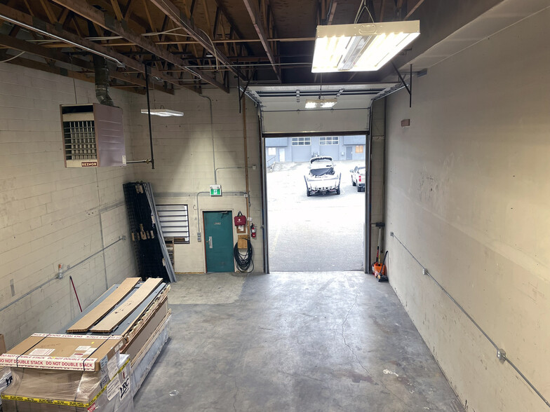 33733 King Rd, Abbotsford, BC for lease - Interior Photo - Image 2 of 6