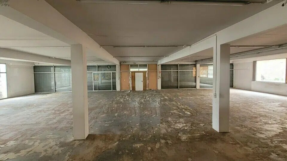 Flex in Le Petit-Quevilly for lease - Building Photo - Image 2 of 8