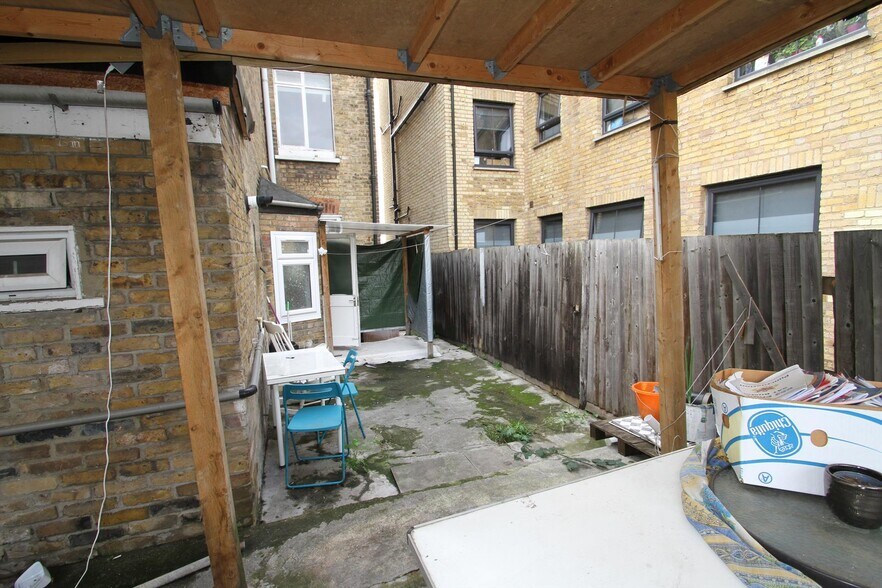 582-584 Green Lanes, London for lease - Building Photo - Image 3 of 8