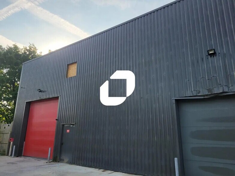 Flex in Les Sorinières for lease - Building Photo - Image 2 of 6