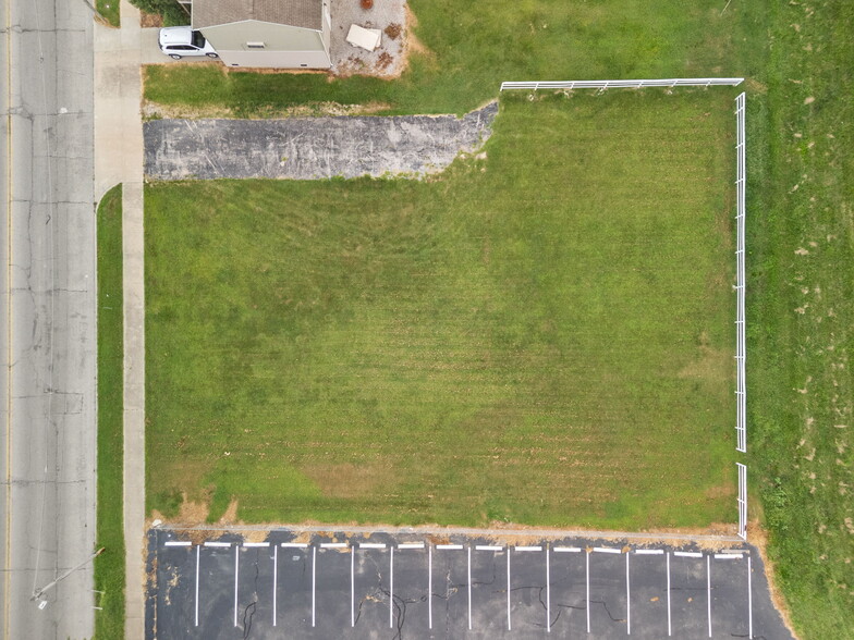 1021 E Market St, Jeffersonville, IN for sale - Primary Photo - Image 3 of 31