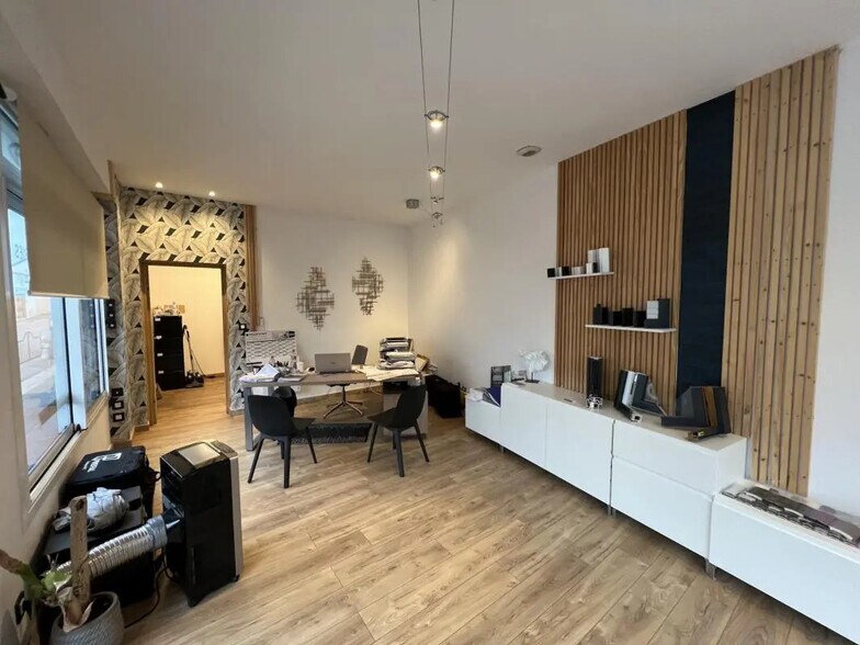 Industrial in Reims for lease - Interior Photo - Image 3 of 5