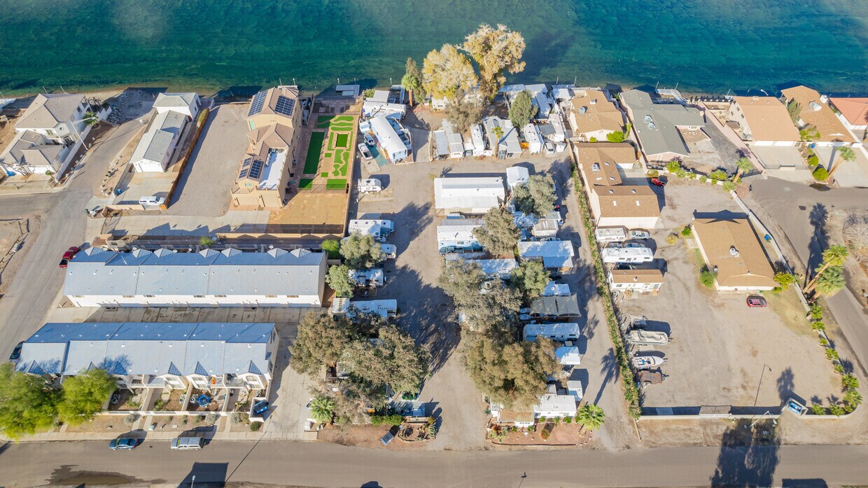 1151 Riverfront Dr, Bullhead City, AZ 86442 Sun & Stars Trailer Port