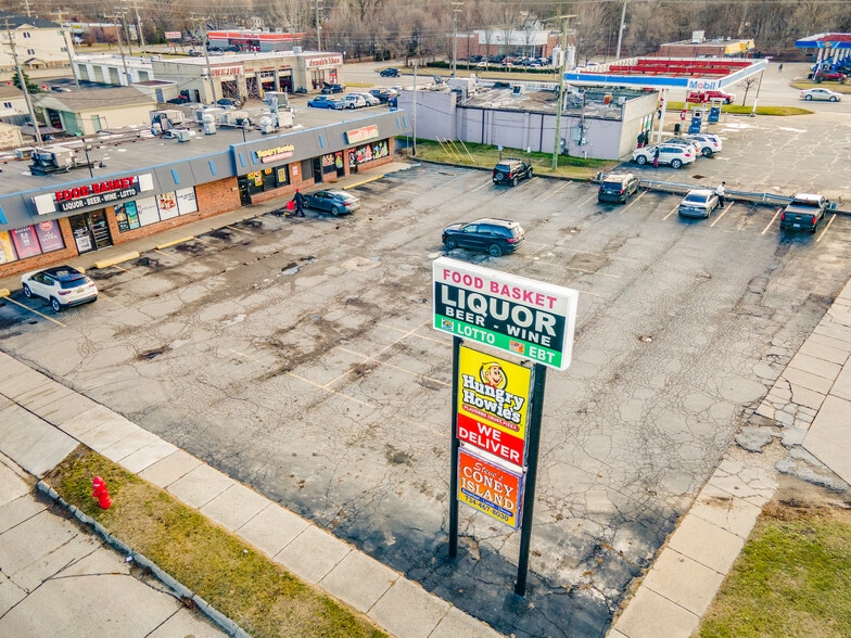 5703-5727 S Wayne Rd, Wayne, MI for sale - Aerial - Image 3 of 8