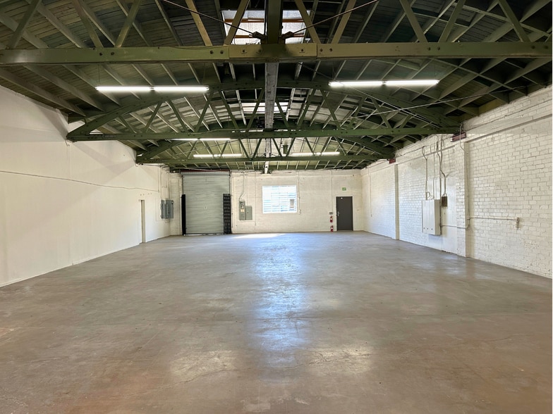 3458-3460 E Olympic Blvd, Los Angeles, CA for lease - Building Photo - Image 3 of 8