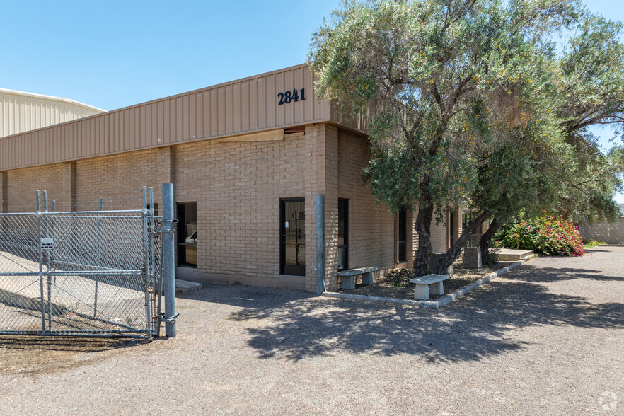 2841 W Clarendon Ave, Phoenix, AZ for lease - Building Photo - Image 3 of 25