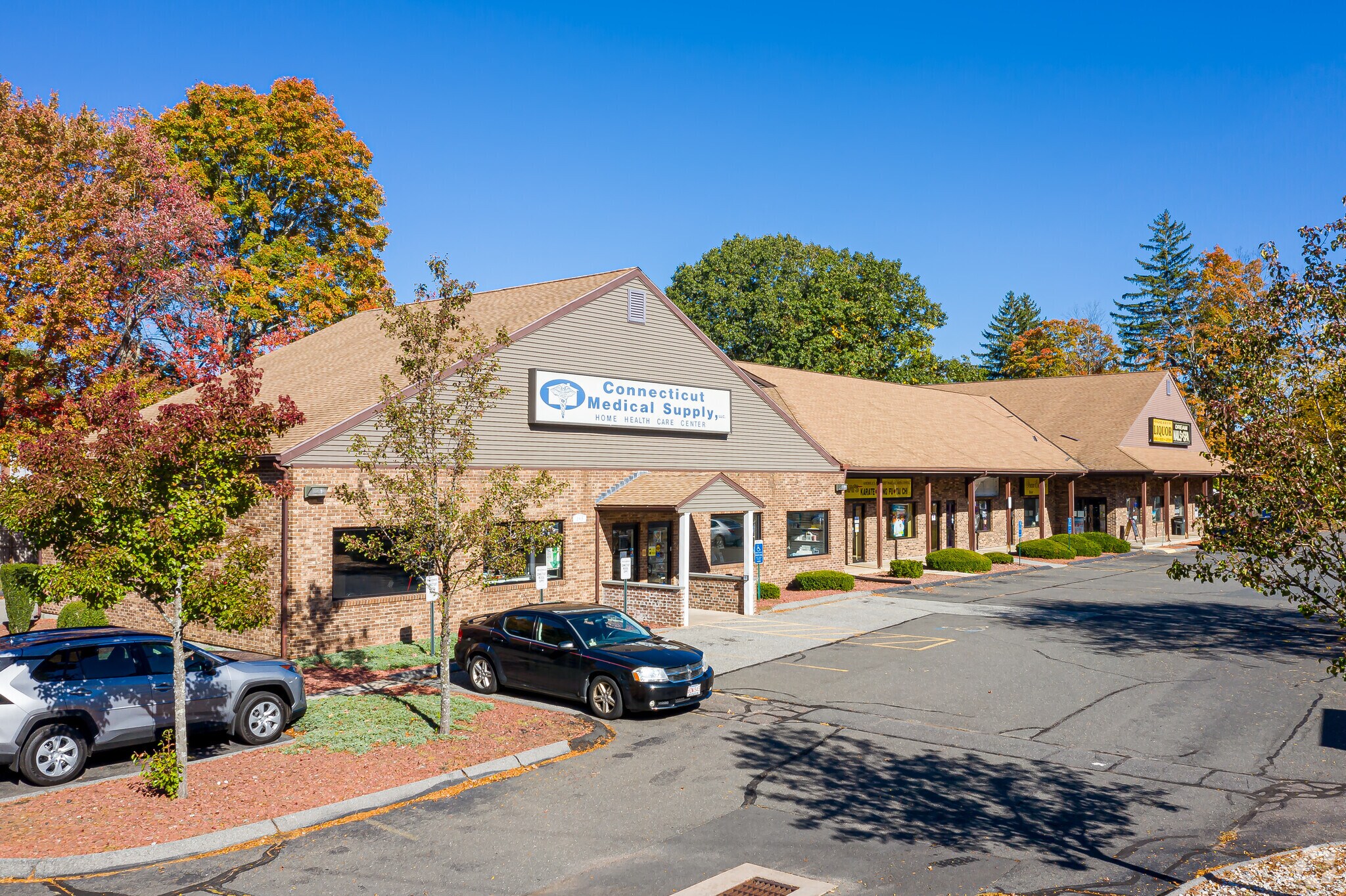 247 Hazard Ave, Enfield, CT for sale Primary Photo- Image 1 of 1