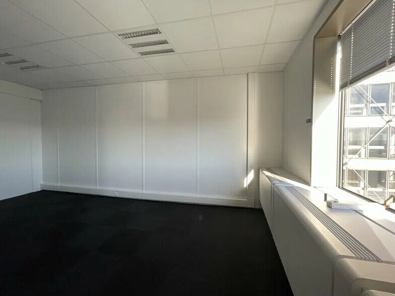 Office in Le Havre for lease - Interior Photo - Image 3 of 5