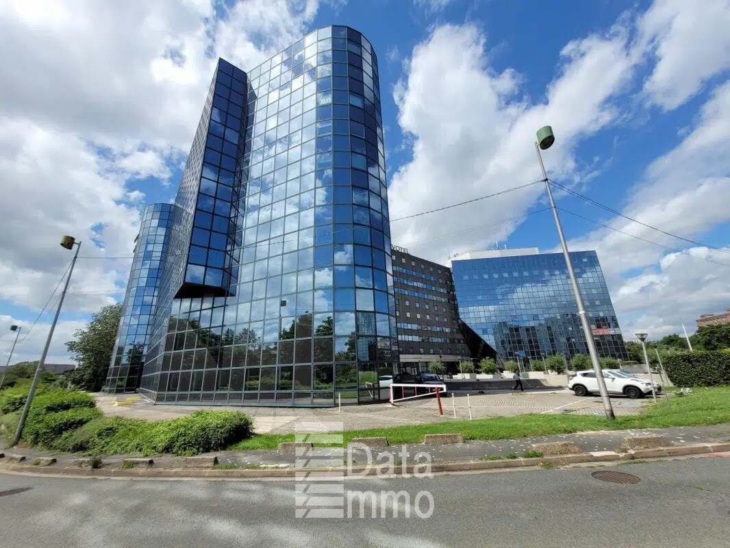 10 Allée Bienvenue, Noisy-le-Grand for lease Building Photo- Image 1 of 13