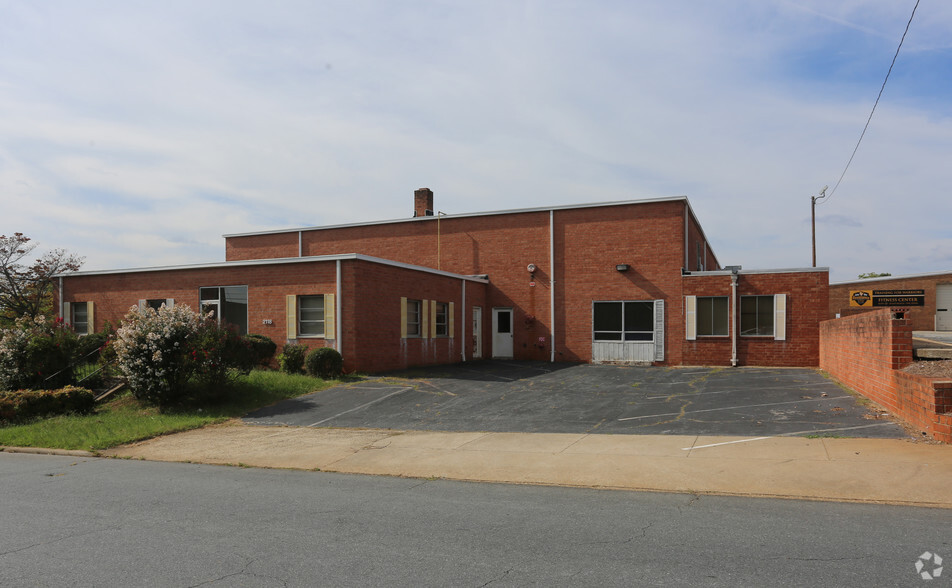 2118 Enterprise Rd, Greensboro, NC for lease - Primary Photo - Image 1 of 3