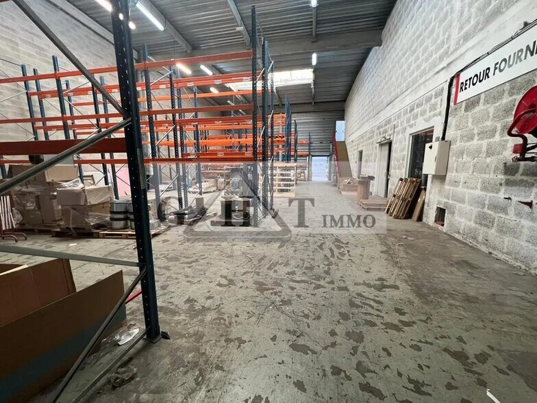 Industrial in Lisses for lease - Interior Photo - Image 2 of 19