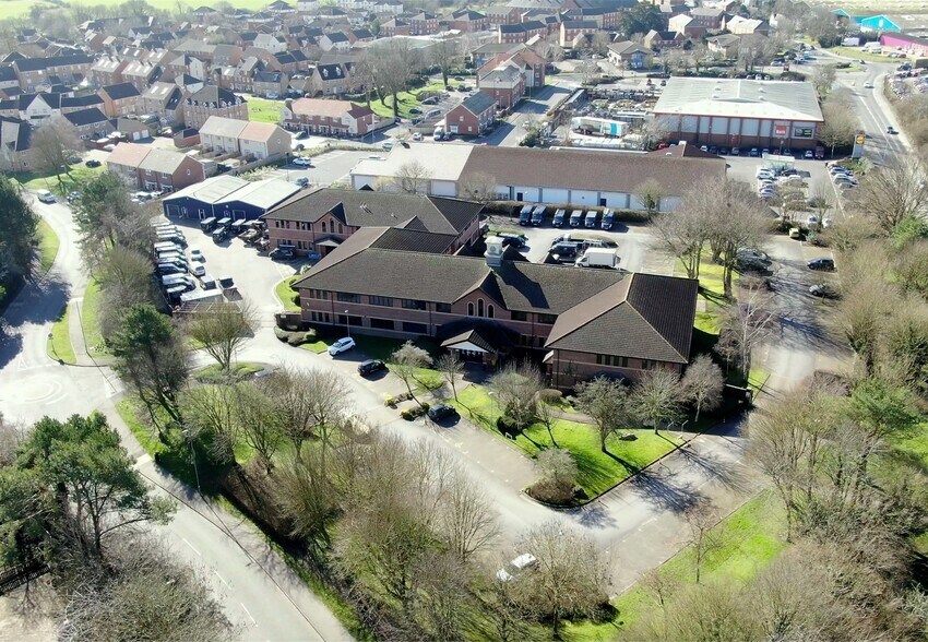 Horton Av, Devizes for lease - Building Photo - Image 1 of 7