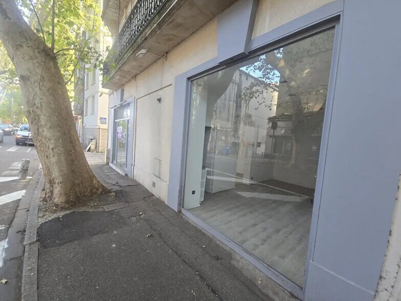 Retail in Avignon for lease - Building Photo - Image 2 of 6