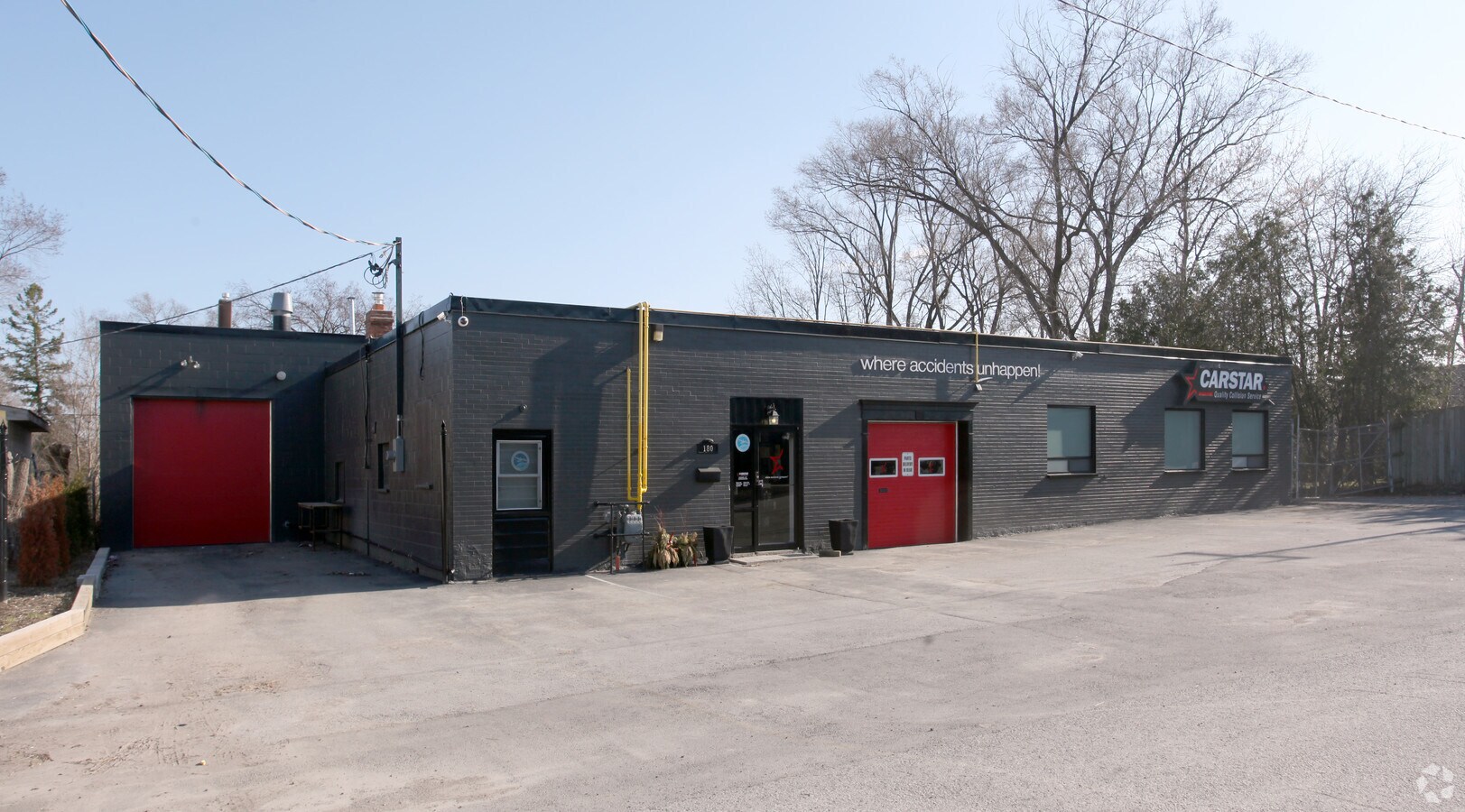 180 Deerfield Rd, Newmarket, ON L3Y 2L8