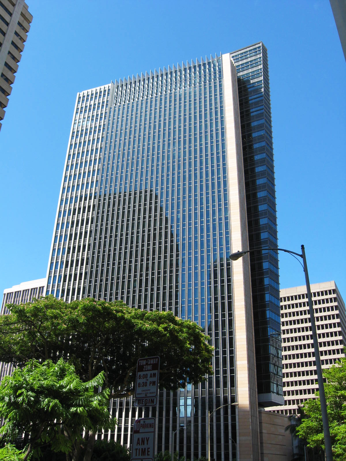 999 Bishop St, Honolulu, HI for lease Building Photo- Image 1 of 8