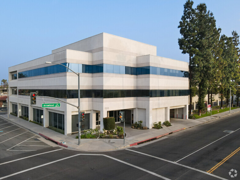 600 N Arrowhead Ave, San Bernardino, CA for lease - Building Photo - Image 1 of 5