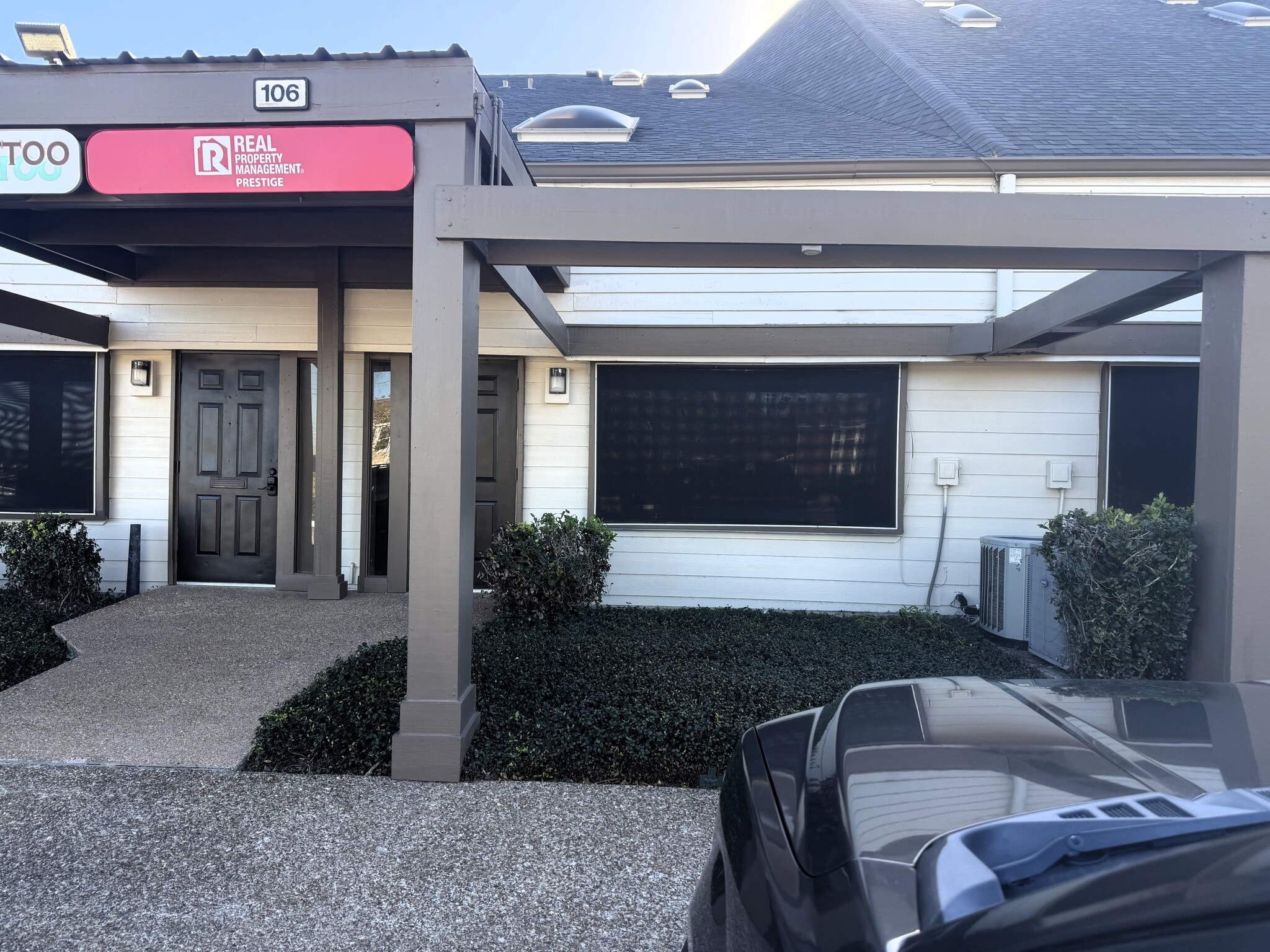 17300 Saturn Ln, Houston, TX for lease Interior Photo- Image 1 of 8