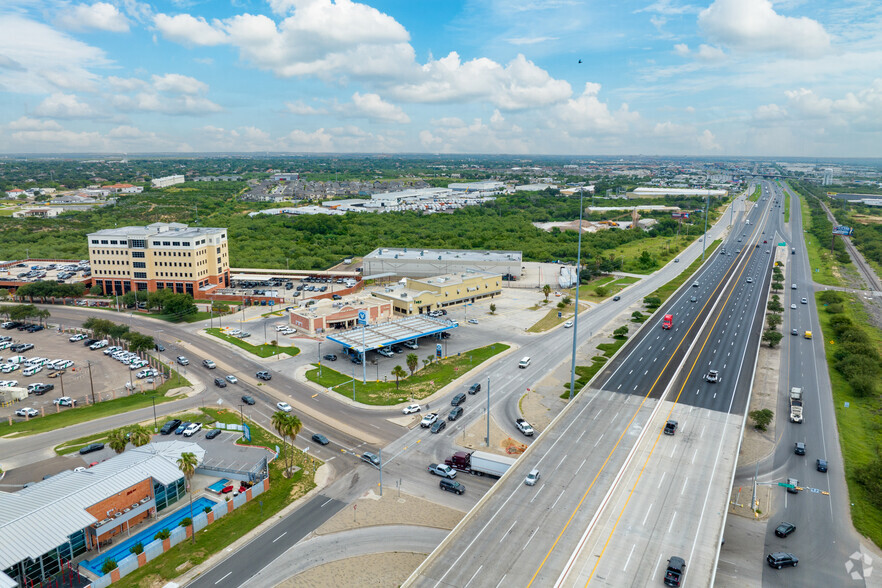 8915 San Dario Ave, Laredo, TX for lease - Aerial - Image 3 of 23