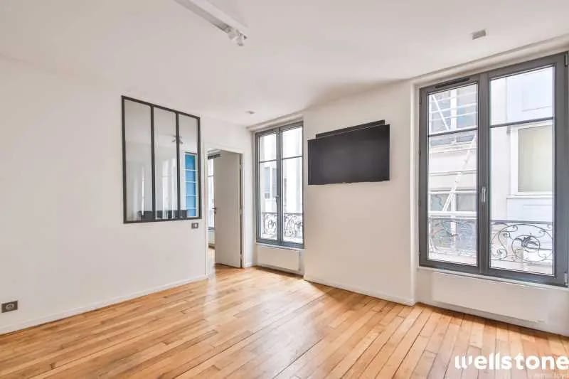 16 Rue Cécile Furtado Heine, Paris for lease - Interior Photo - Image 1 of 10