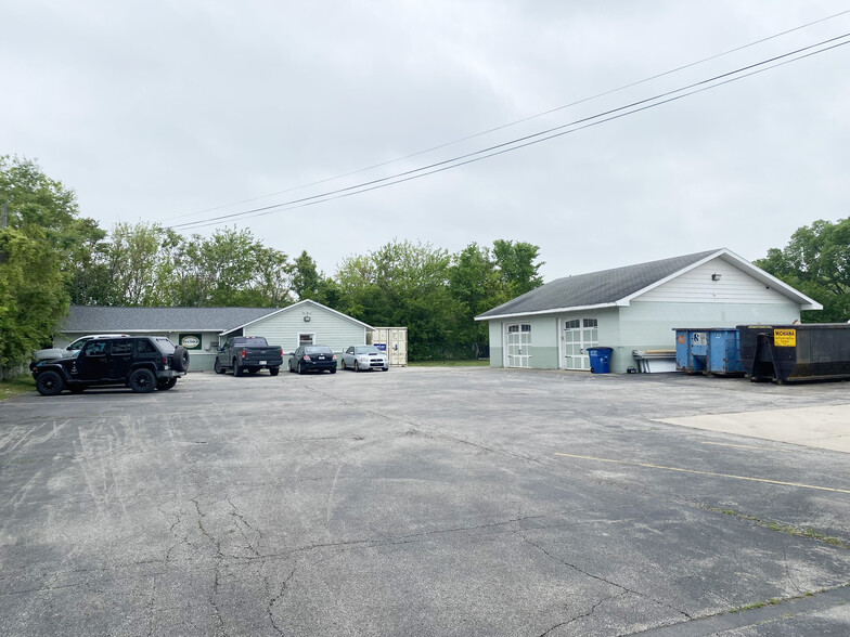 2110 N Merrifield Ave, Mishawaka, IN for sale - Building Photo - Image 1 of 1