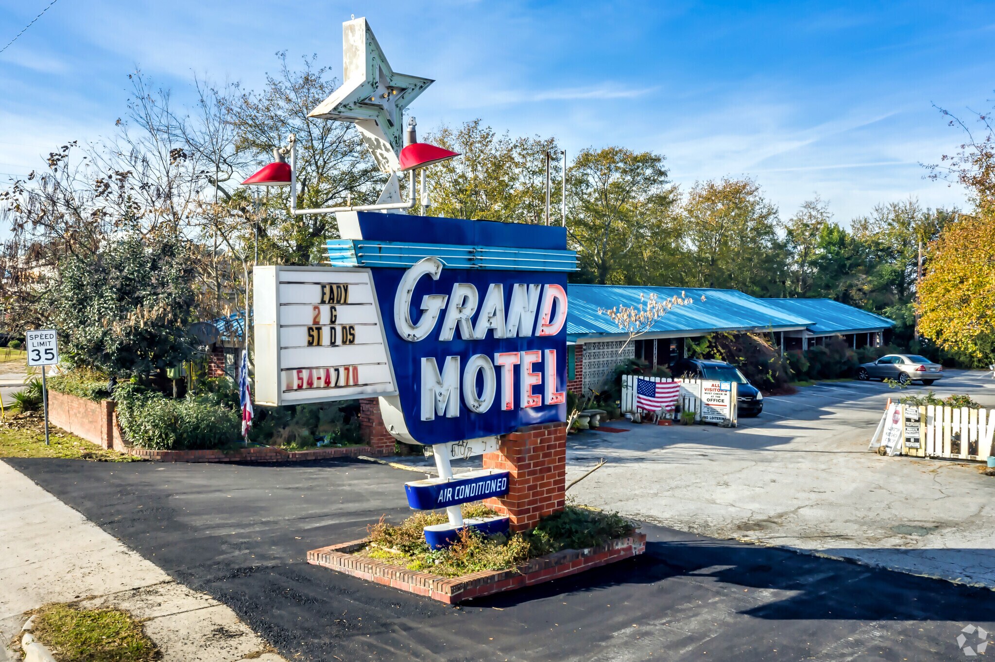 3003 Two Notch Rd, Columbia, SC 29204 Grand Motel