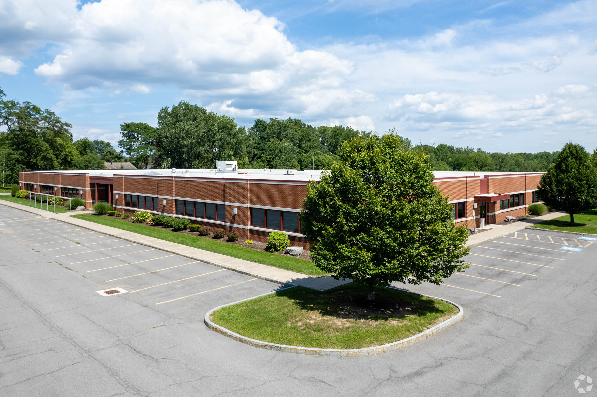 215 Greenfield Pky, Liverpool, NY for sale Primary Photo- Image 1 of 19