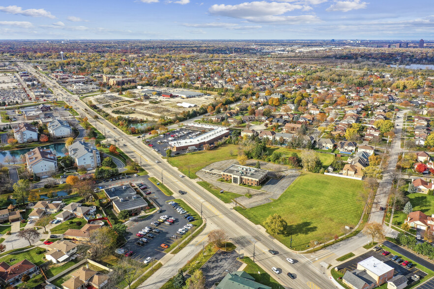 1100 W Lake St, Addison, IL for sale - Primary Photo - Image 1 of 1