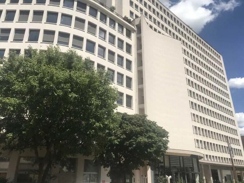 Flex in Paris for lease - Building Photo - Image 1 of 5