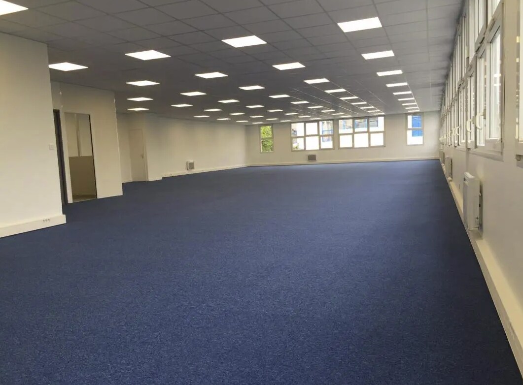 Office in Montreuil for lease Building Photo- Image 1 of 9